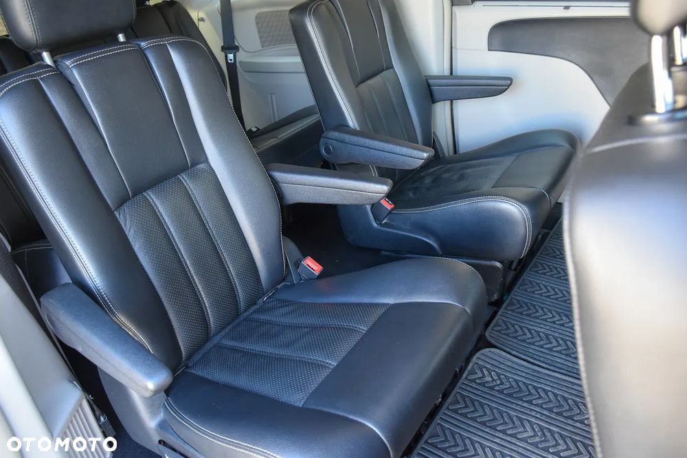 Lancia Voyager 2.8CRD Platinum - 30