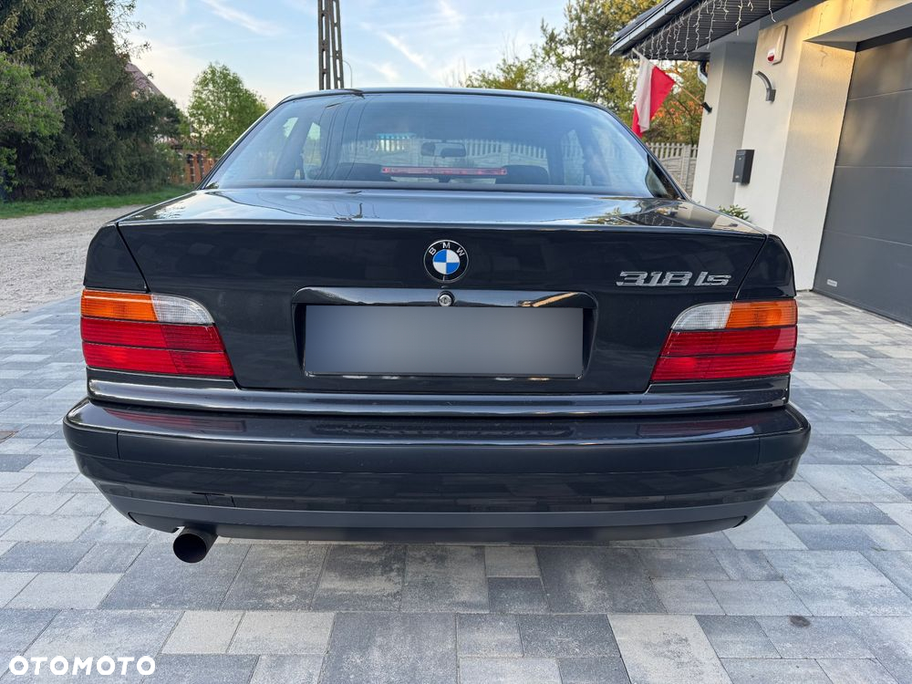 BMW Seria 3 318is - 10