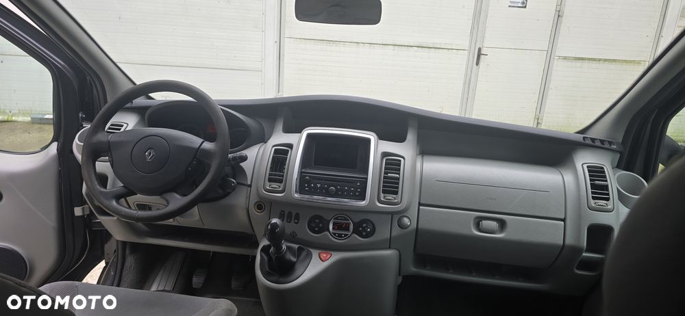 Renault Trafic Grand Passenger Black Edition - 12