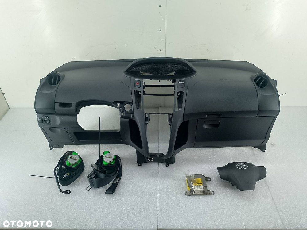 DESKA ROZDZIELCZA,KONSOLA PODUSZKI SENSOR PASY TOYOTA YARIS II ( 06-11 ) - 1