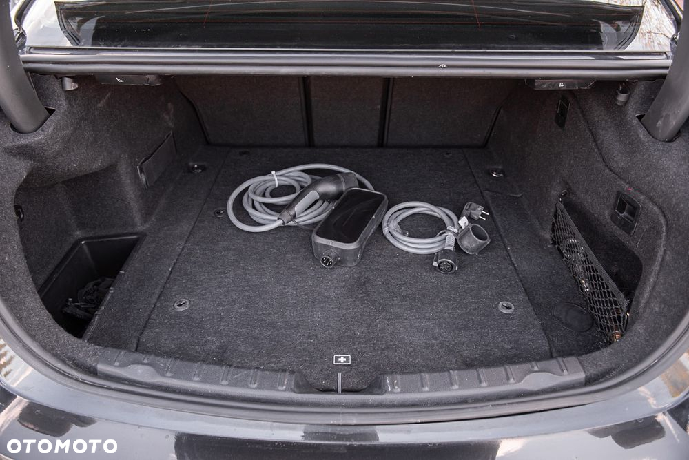 BMW Seria 3 330e iPerformance Advantage - 34