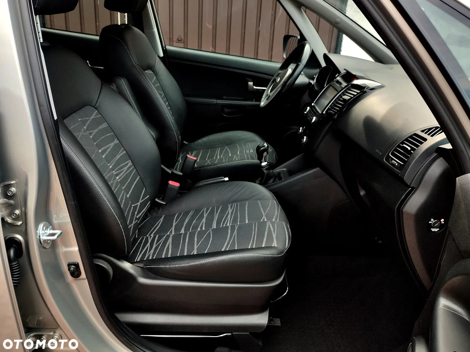 Kia Venga - 14