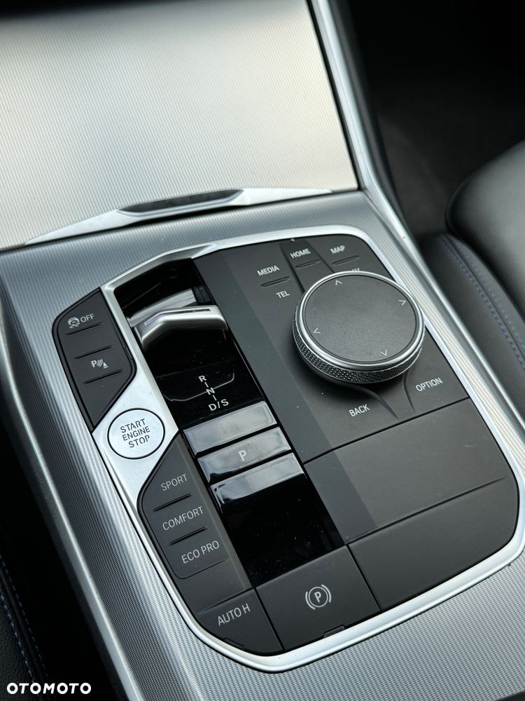 BMW Seria 3 320d xDrive MHEV M Sport sport - 23