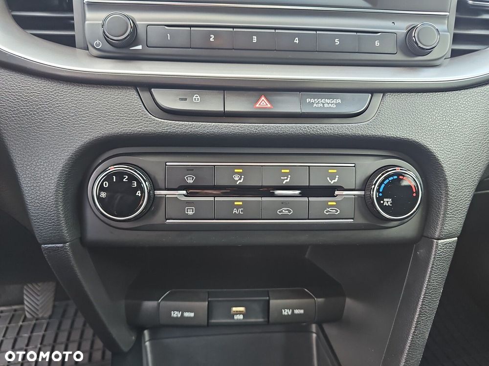 Kia Ceed - 22