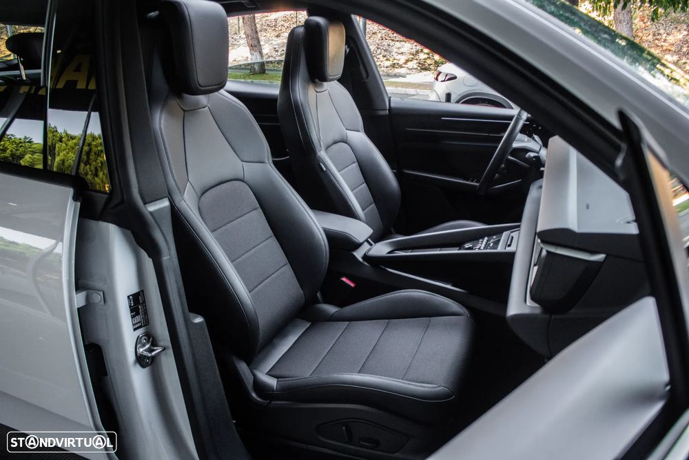 Porsche Macan Electric 4 - 28
