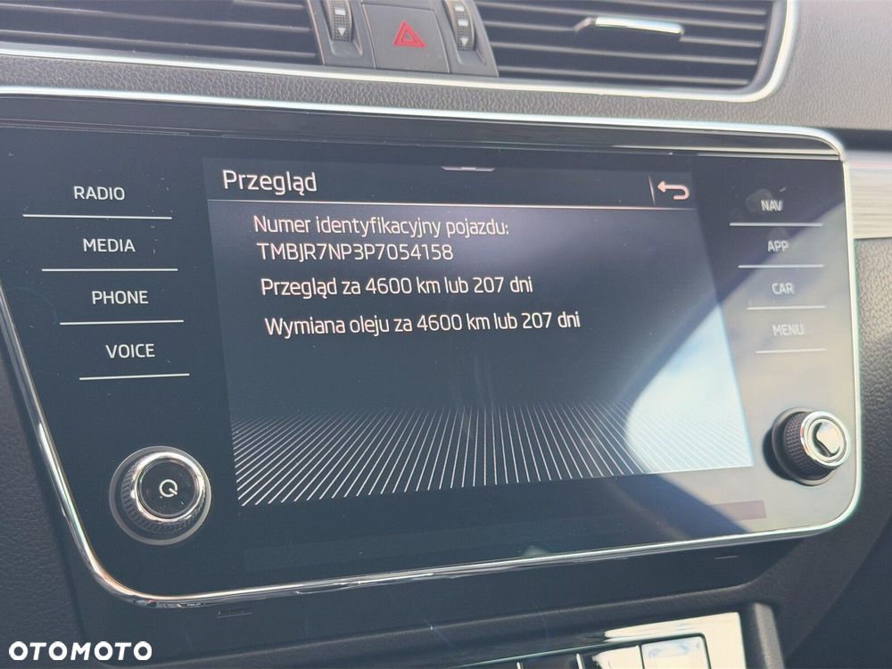 Skoda Superb 2.0 TDI SCR Style DSG - 28
