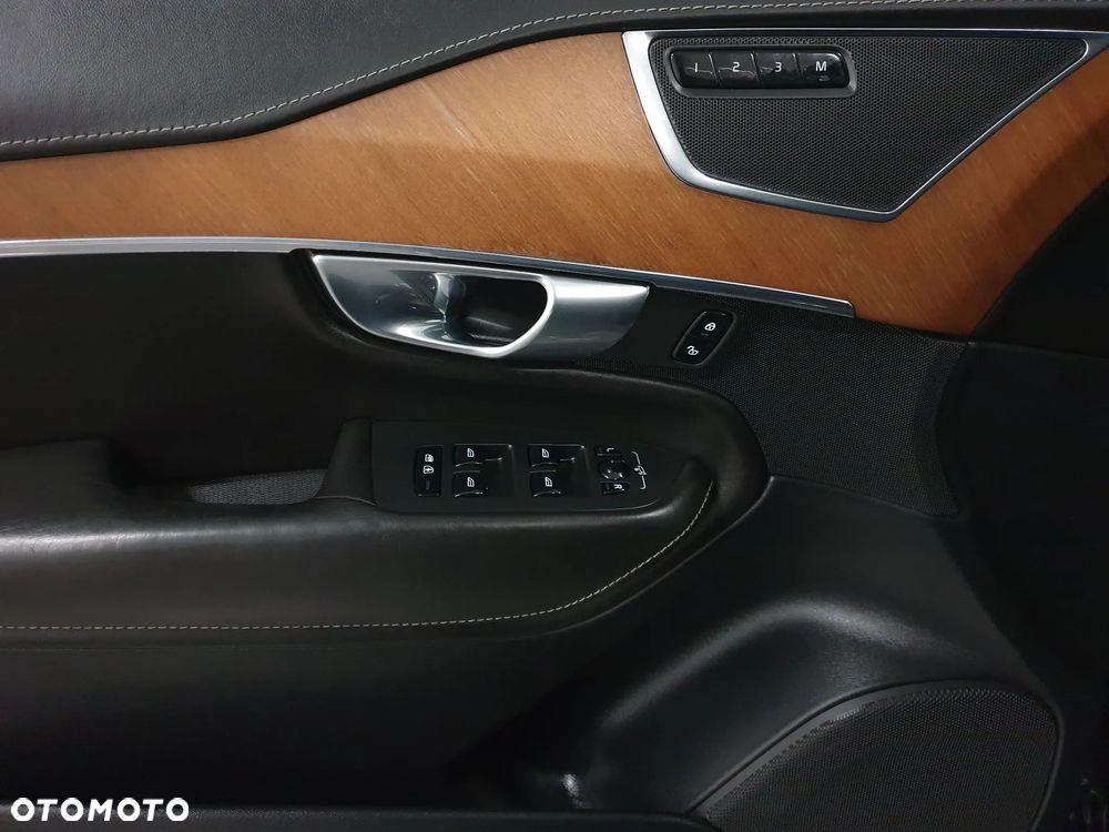 Volvo XC 90 D5 AWD Inscription 7os - 7
