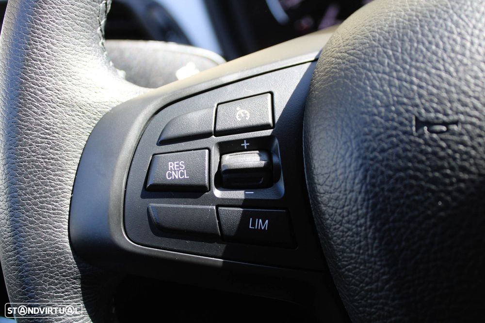 BMW X1 18 d sDrive Auto - 31