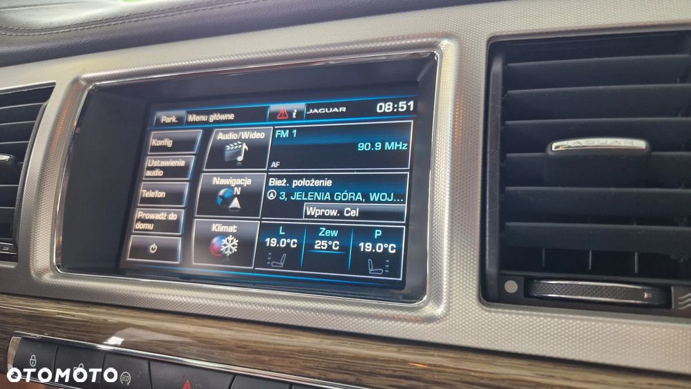 Jaguar XF 3.0 V6 D Premium Luxury - 18