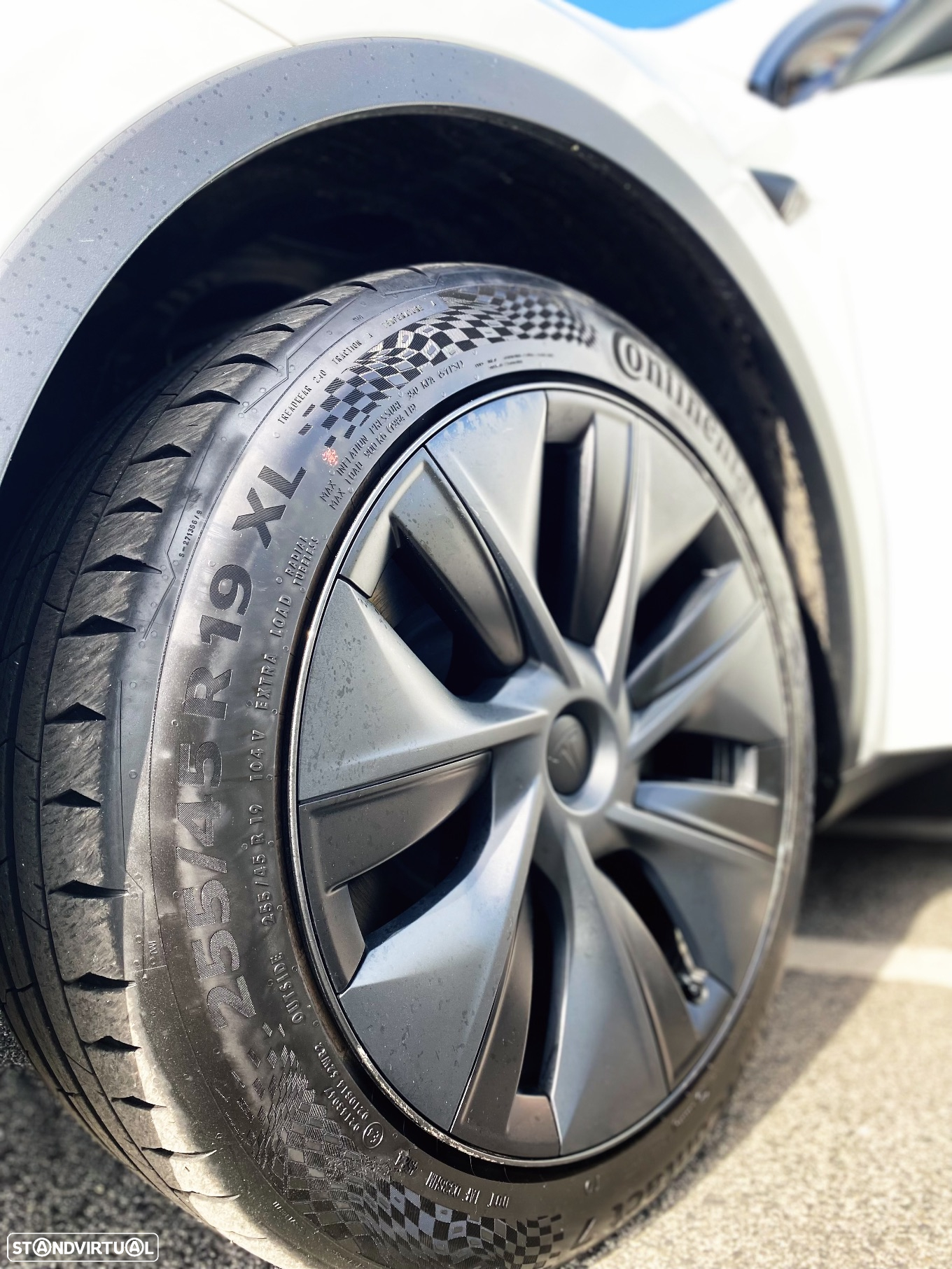 Tesla Model Y Long-Range RWD - 14