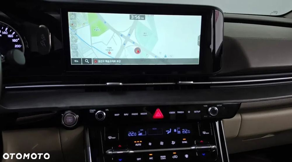 Kia Carnival - 16
