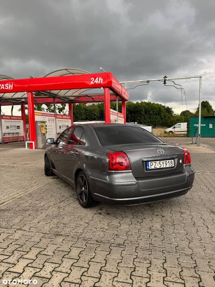Toyota Avensis 1.6 VVT-i Luna - 4