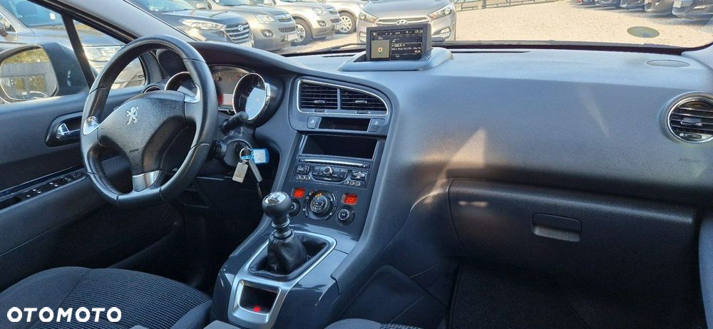 Peugeot 5008 - 17