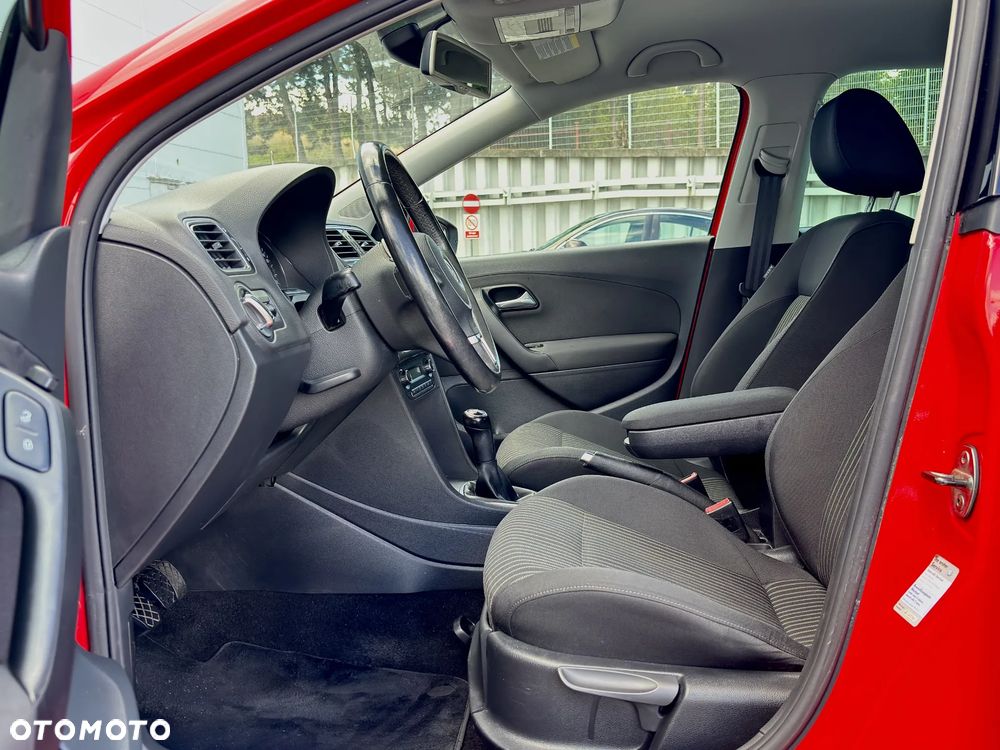 Volkswagen Polo 1.4 16V Highline - 16