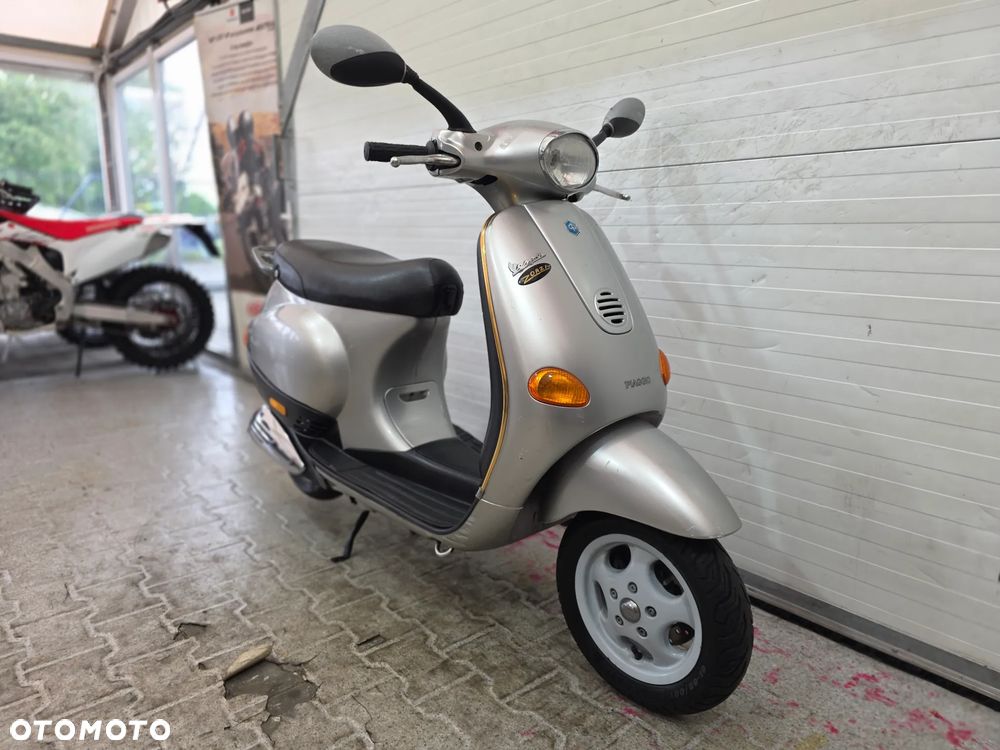 Piaggio Vespa - 4