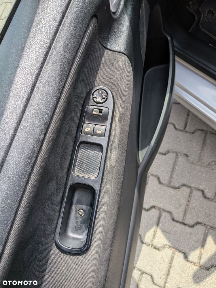Peugeot 207 1.4 HDi Trendy - 10