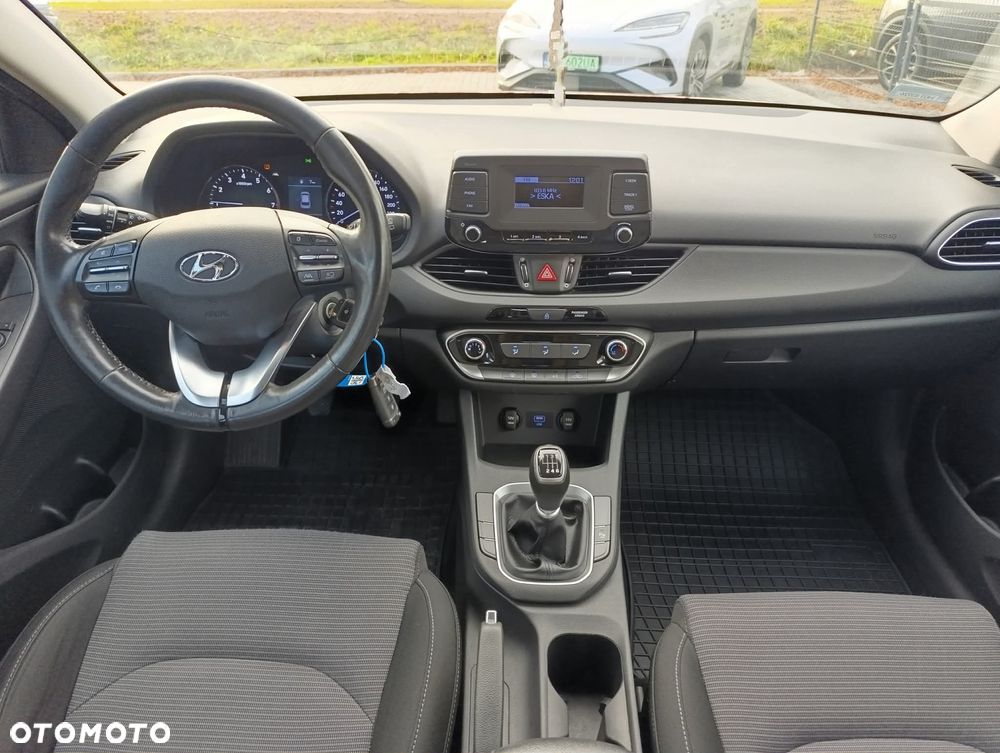Hyundai i30 1.5 DPI Classic + - 19