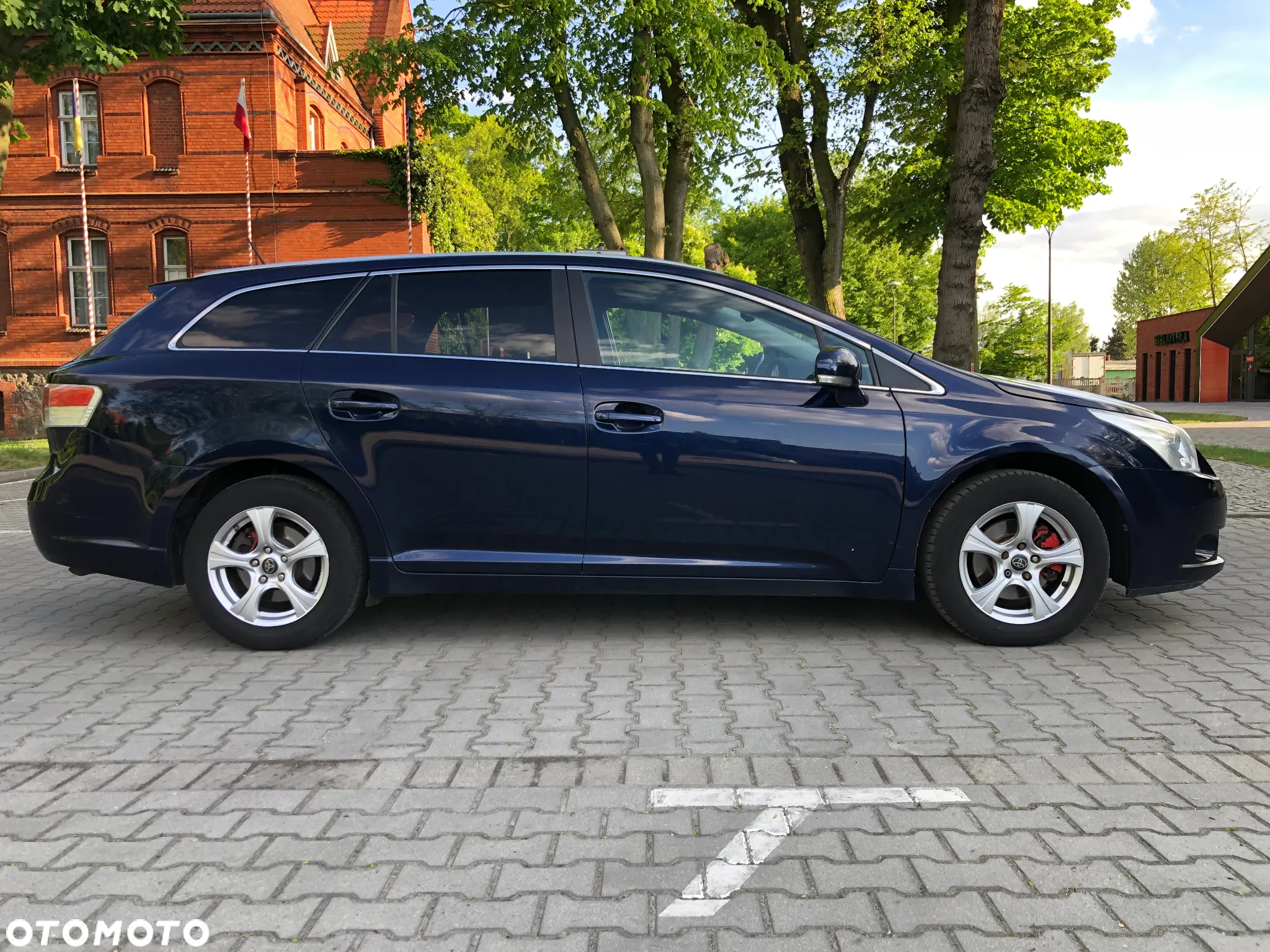 Toyota Avensis Combi 2.0 D-4D - 5