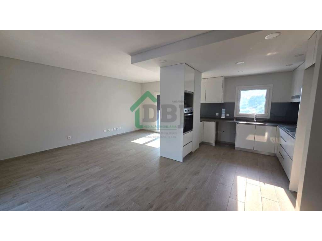 T3 C/Terraços Fabulosos! 
 Zona Baixa da Cidade - Grande imagem: 2/20