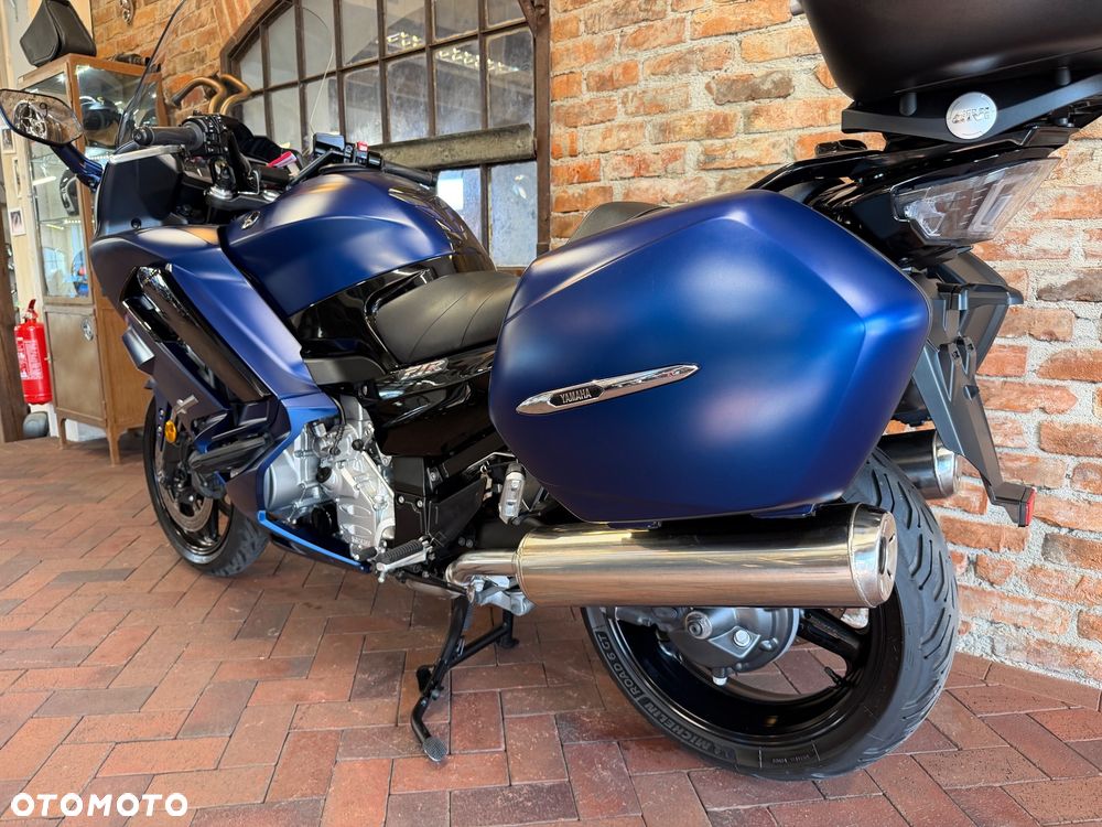 Yamaha FJR - 8