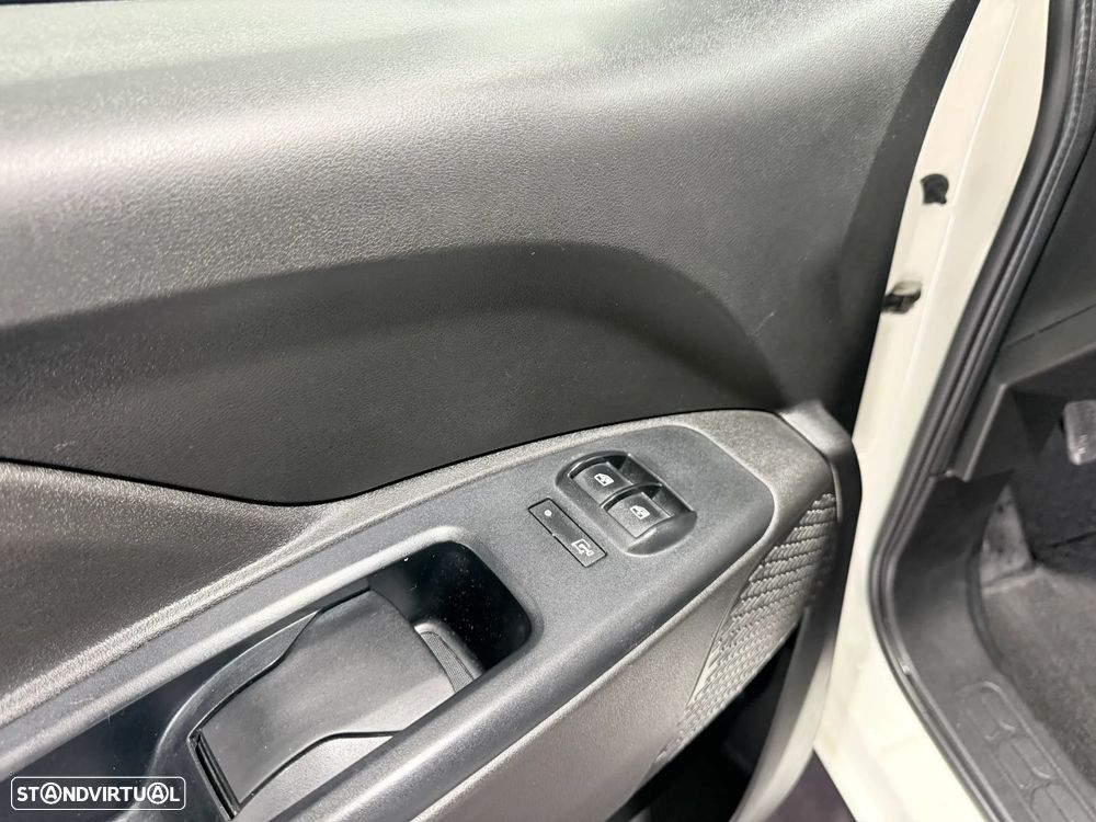 Fiat DOBLO CARGO 1.3 M-JET 95 CV - 3 LUGARES - IVA DEDUTIVÉL - 22