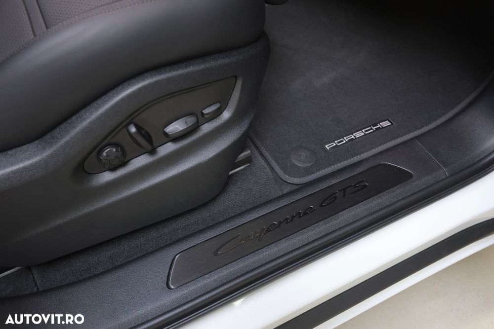 Porsche Cayenne Coupe E-Hybrid Tiptronic S Black Edition - 32