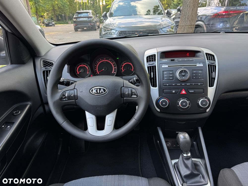 Kia Ceed 1.4 CVVT Attract - 19