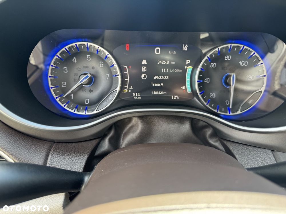 Chrysler Pacifica - 12