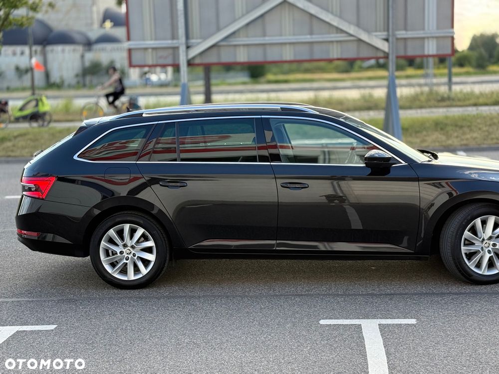 Skoda Superb 2.0 TDI SCR 4x4 Style DSG - 6