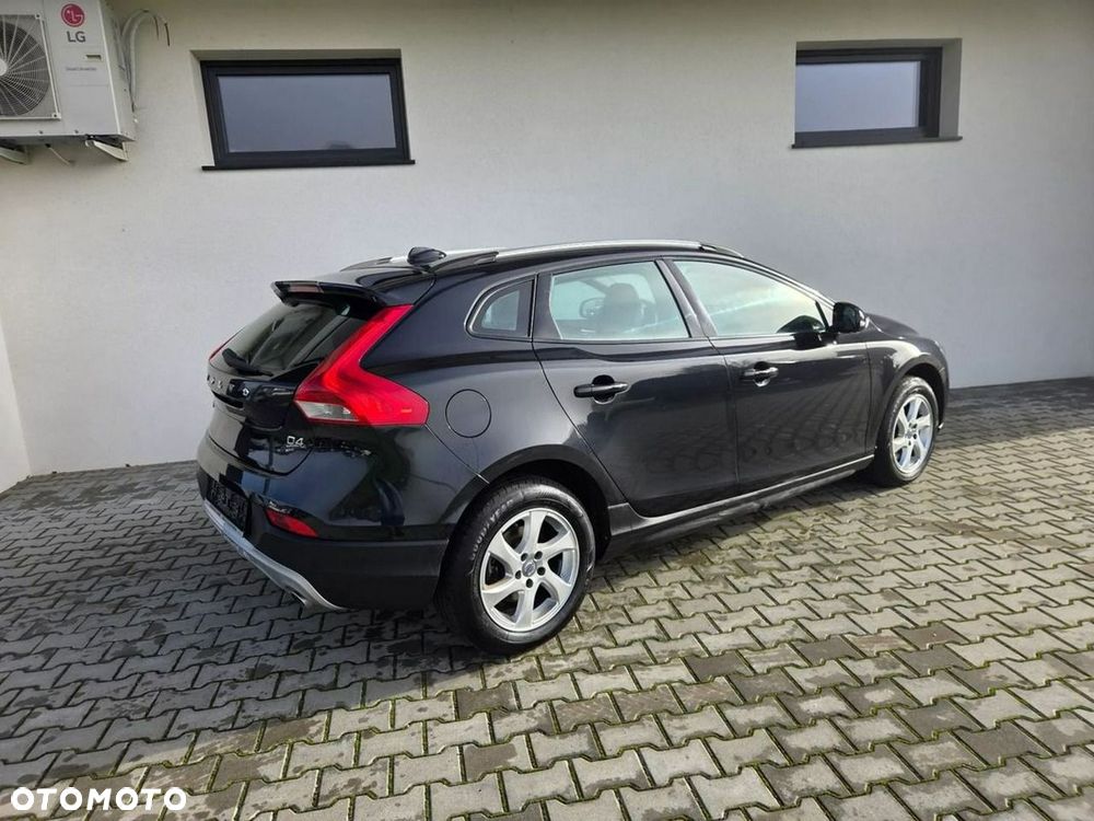 Volvo V40 Cross Country - 19