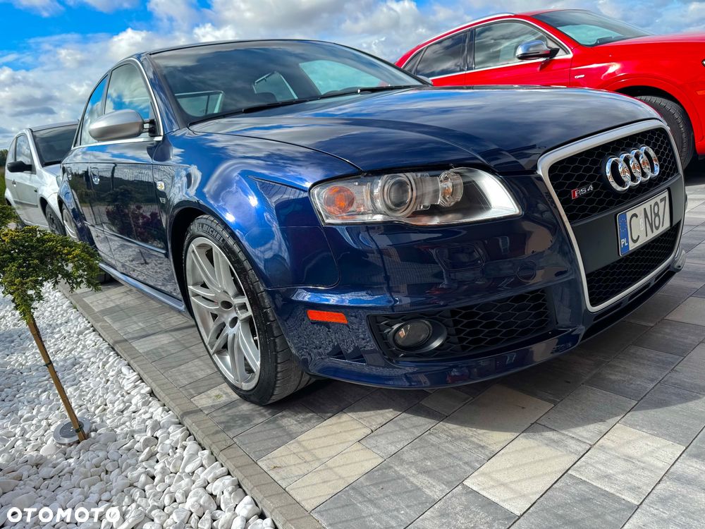 Audi RS4 Limousine ver-standard - 4