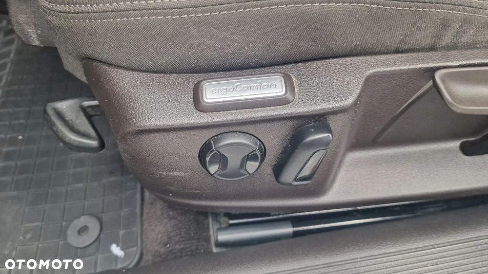 Volkswagen Passat 2.0 TDI BMT Comfortline - 13