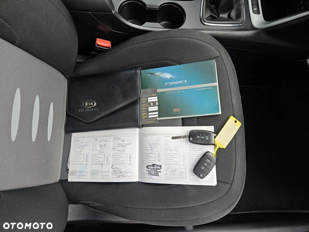 Kia Ceed 1.4 CVVT SW Dream Team Edition - 26