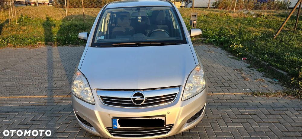 Opel Zafira - 1