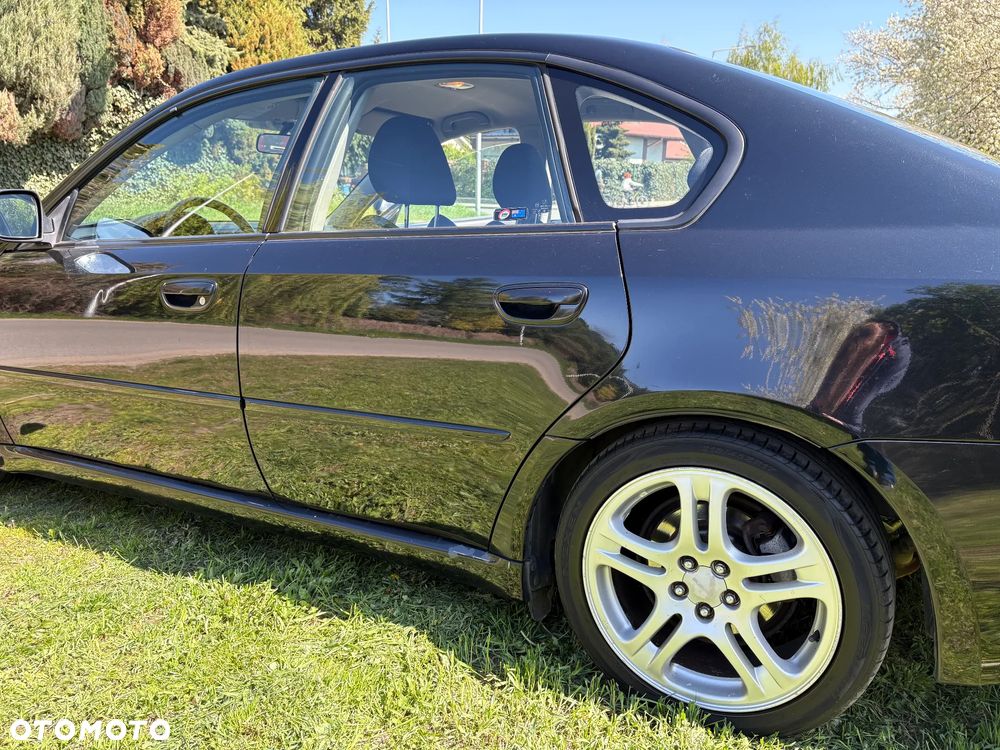 Subaru Legacy 2.0R Trend - 11