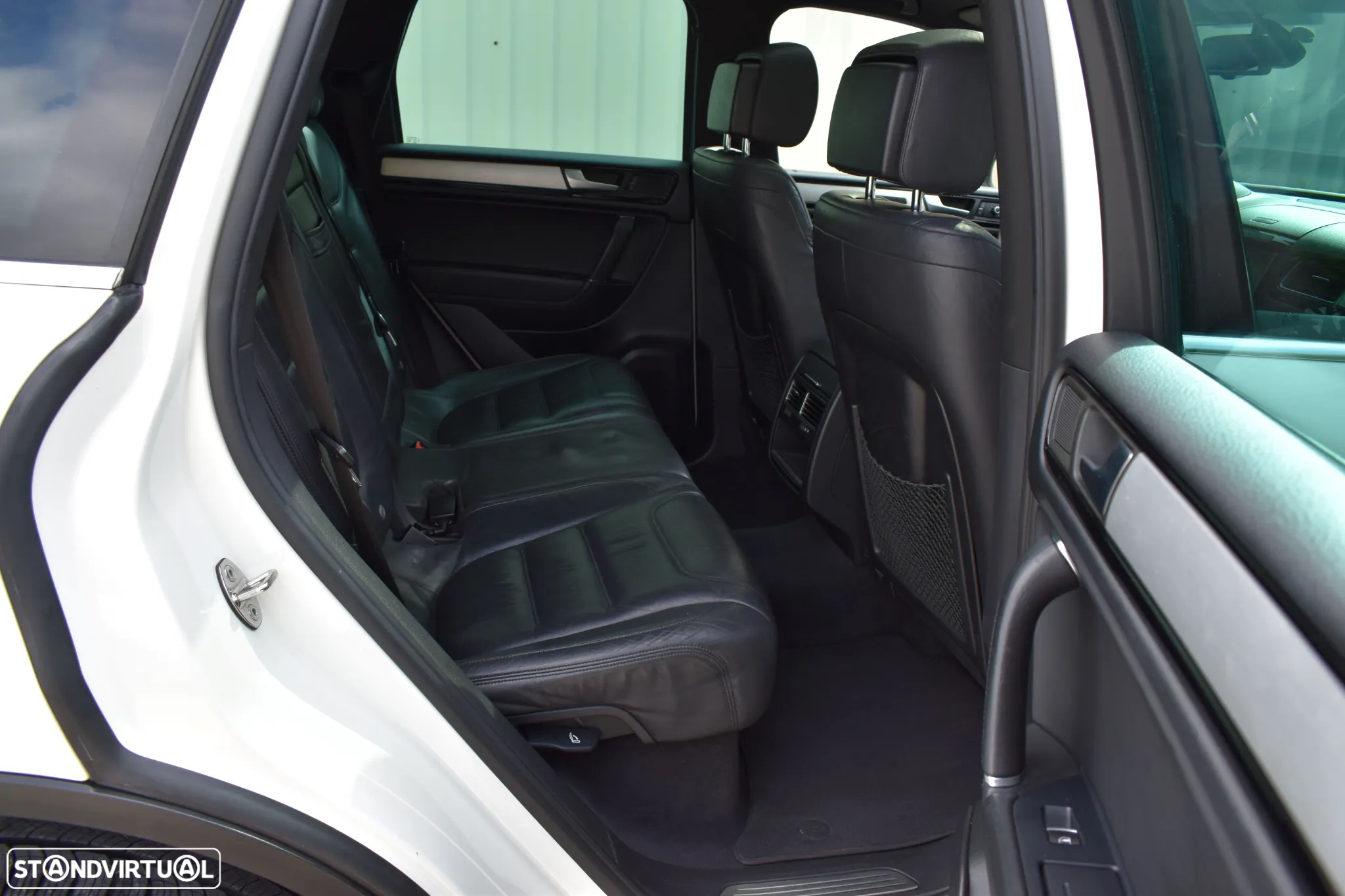 VW Touareg 3.0 TSI Hibrido - 16