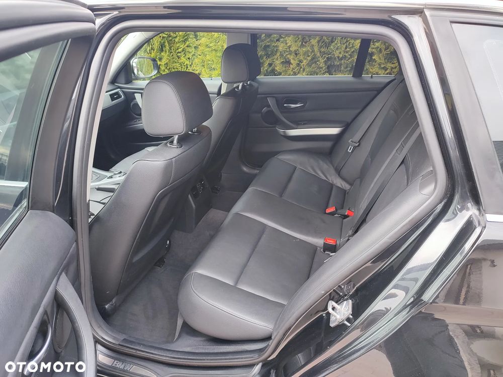 BMW Seria 3 320d - 14