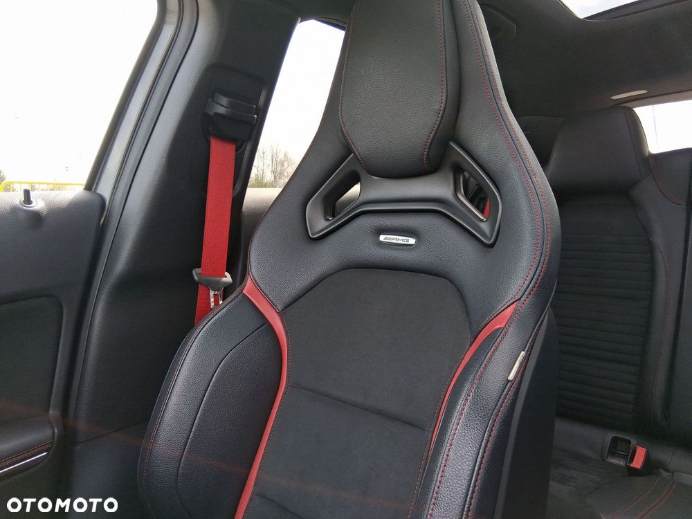 Mercedes-Benz GLA - 19