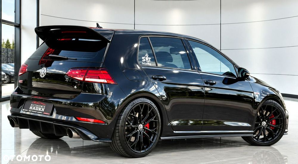 Volkswagen Golf - 5