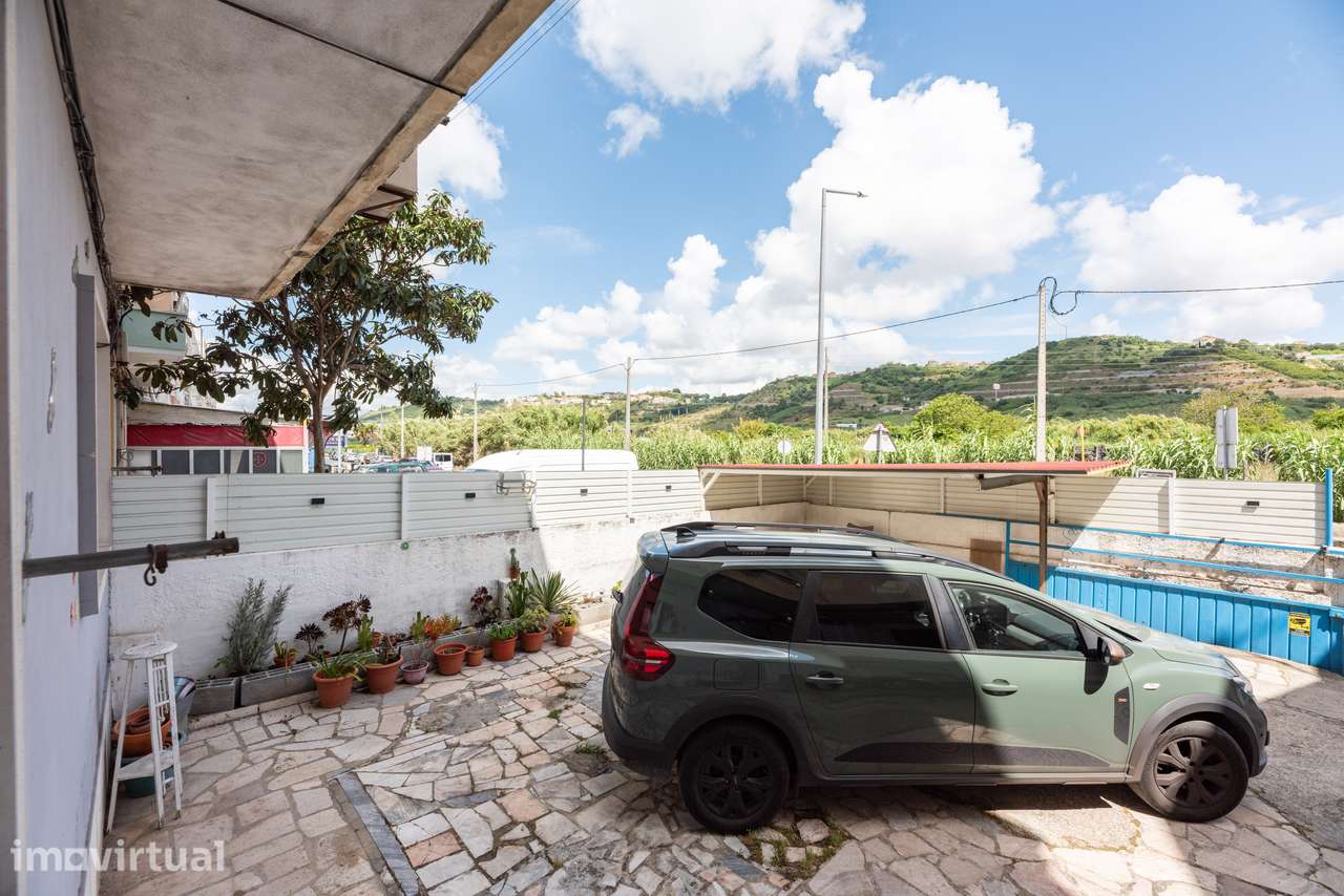 Apartamento T2 com estacionamento para venda em Póvoa de Santo Adrião - Grande imagem: 3/18