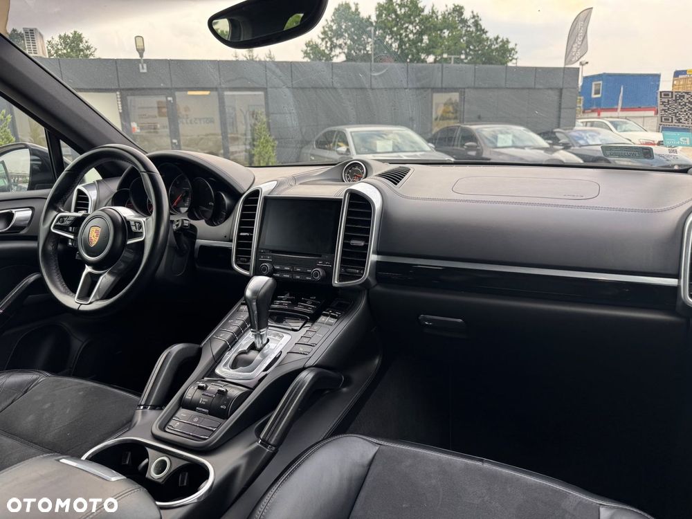 Porsche Cayenne - 14