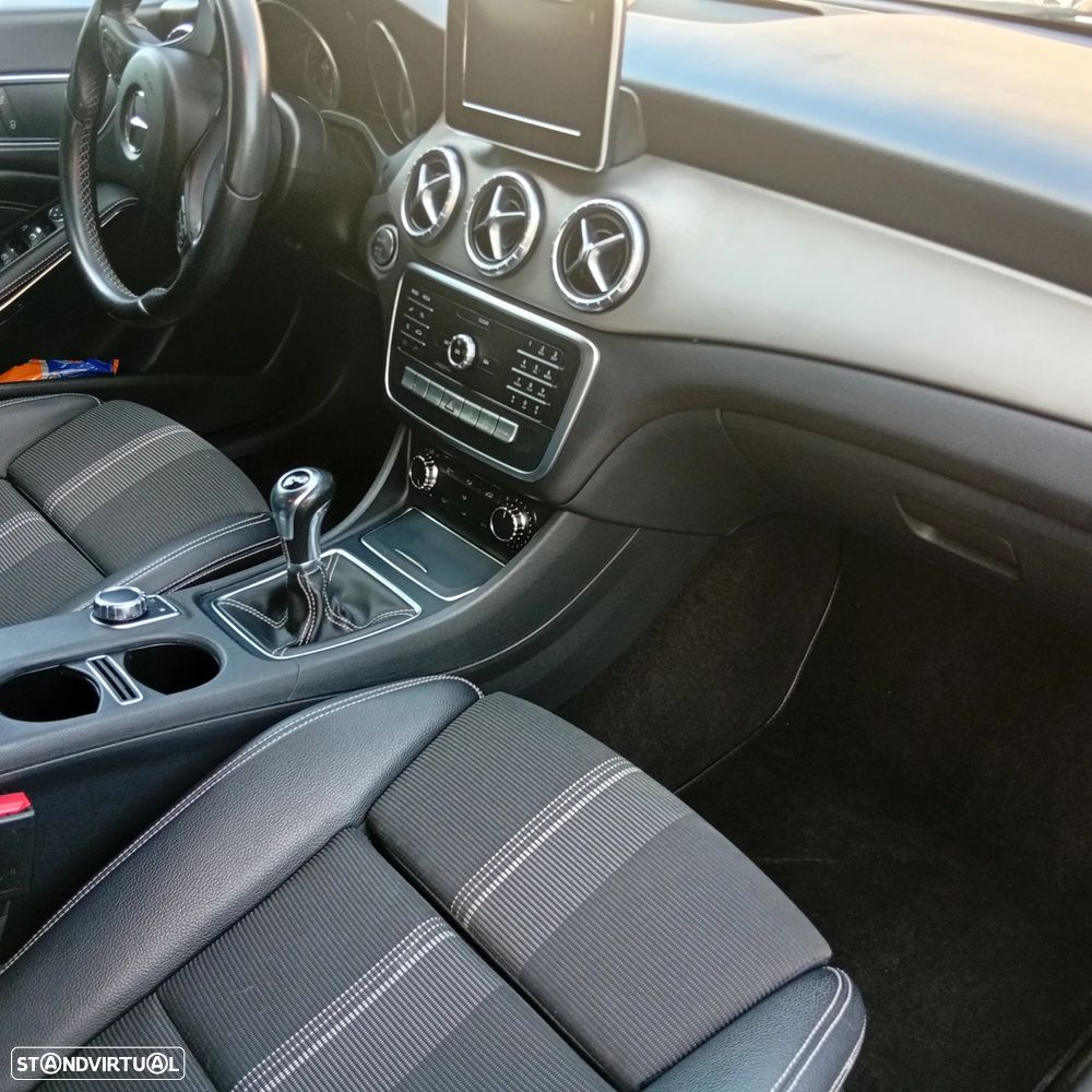 Mercedes-Benz CLA 180 d Shooting Brake Urban - 9