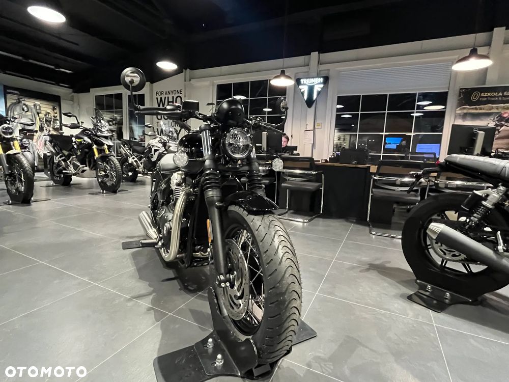 Triumph Bonneville Bobber - 5