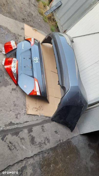 Toyota corolla e16 klapa tył lampy tył zderzak tył - 2