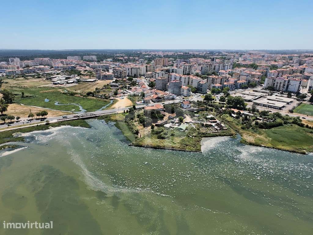 Moradia T3 + Área Terreno 4.150m2 + Atracadouro // P/Recuperar - Grande imagem: 3/50