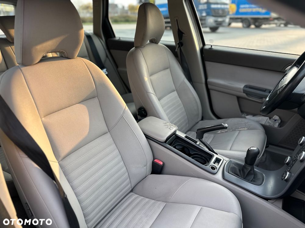 Volvo V50 1.6D DPF DRIVe - 11