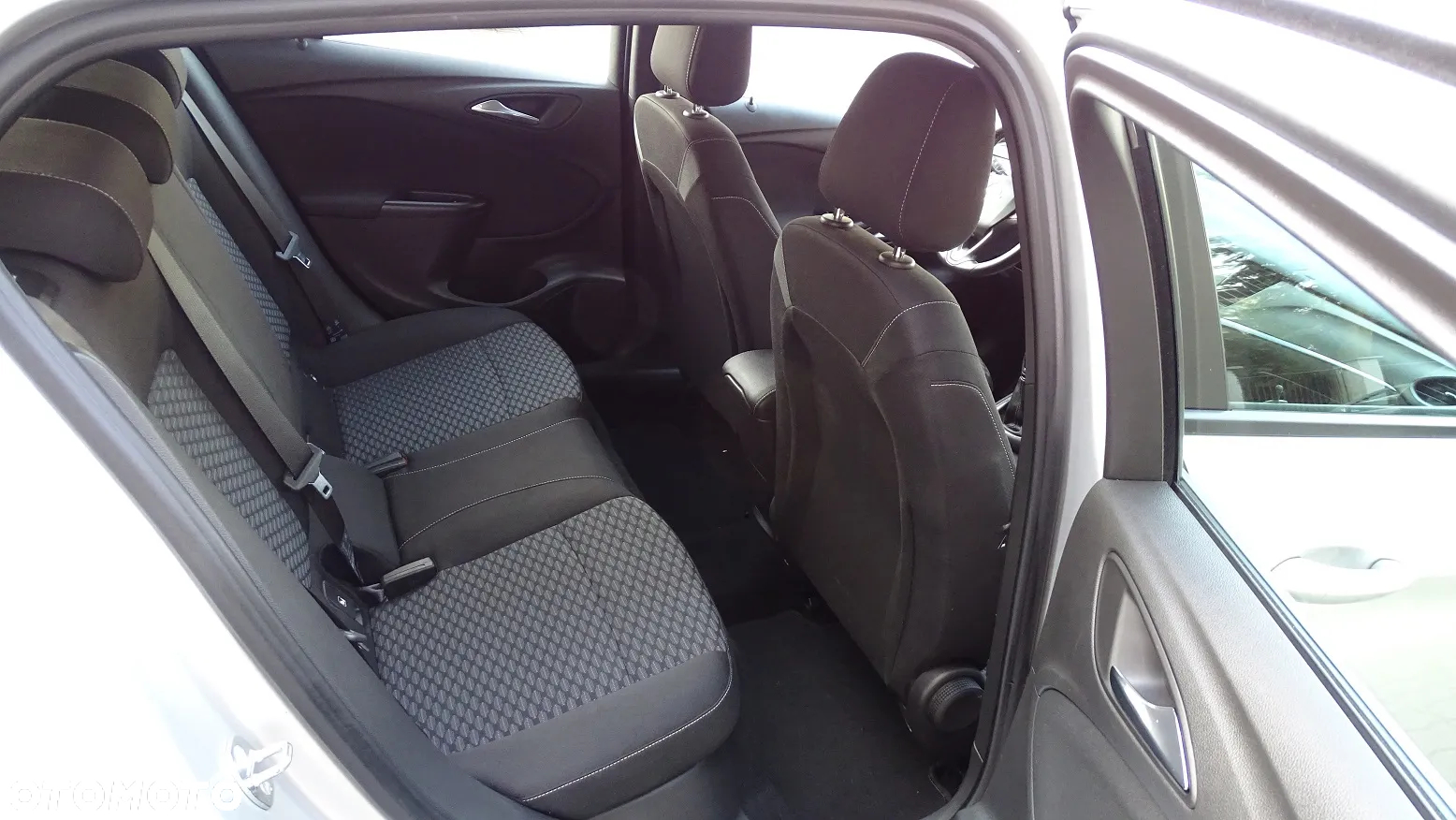 Opel Astra 1.6 CDTI Active - 13