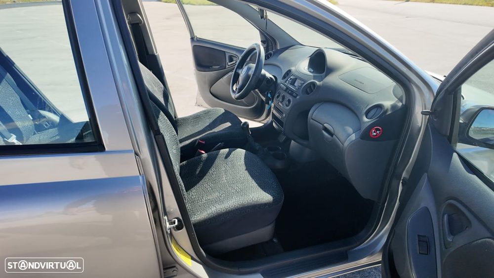 Toyota Yaris 1.0 Sol AC - 18