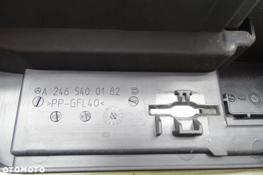 Mercedes CLA W117 A W176 Skrzynia Puszka Obudowa bezpiecznikow z pokrywą A2465400182 - 4