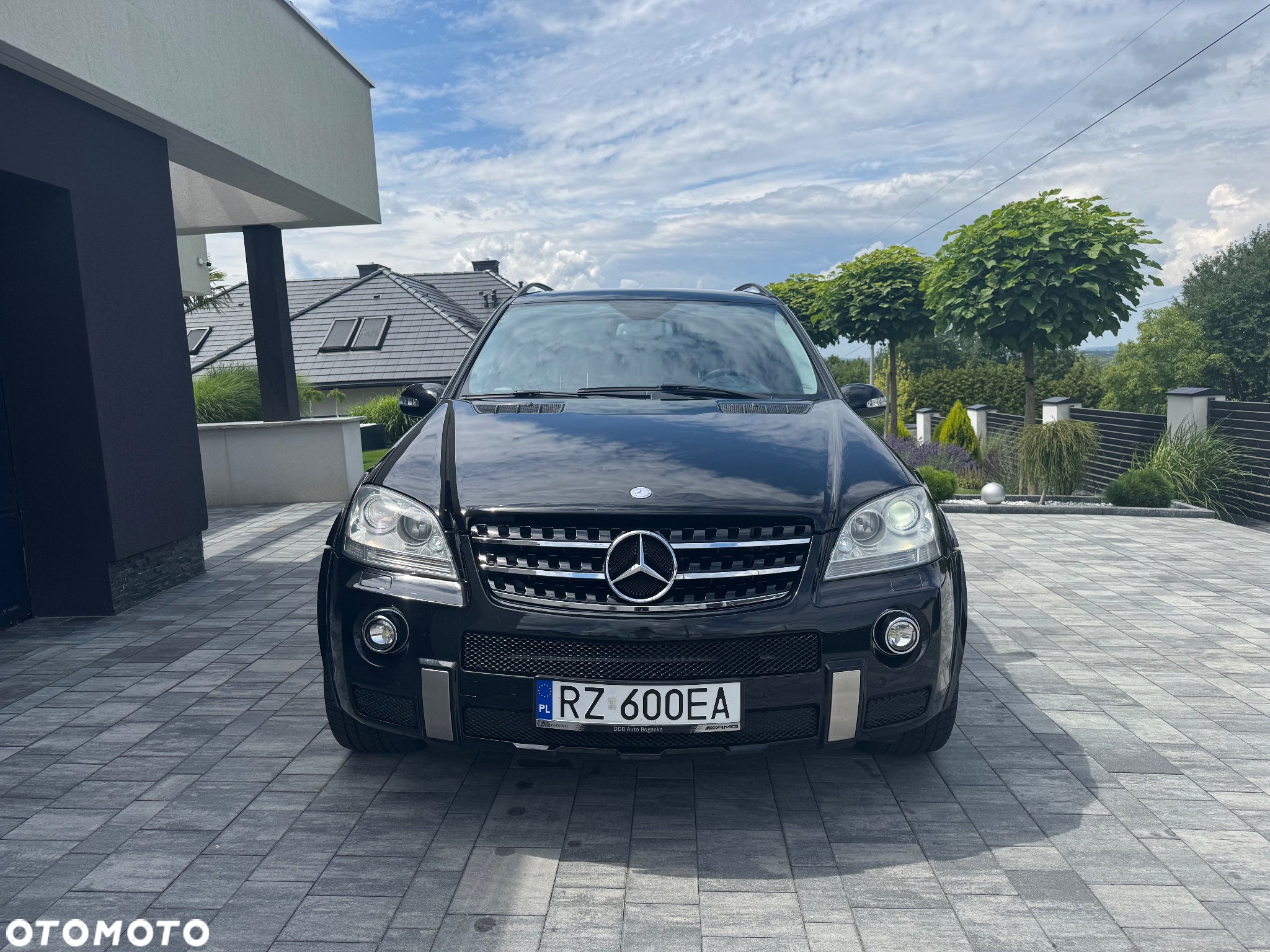 Mercedes-Benz ML 63 AMG 4-Matic - 8